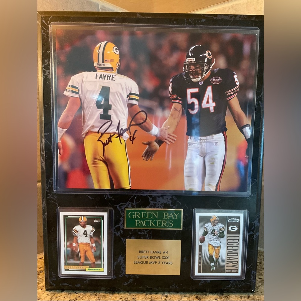 Authentic Autographed Framed Photo #4 Brett Favre & 2 Trading Cards.